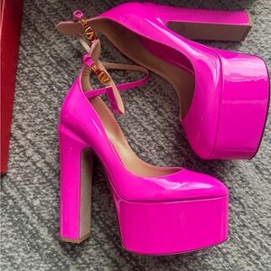 Valentino Garavani Pantone Pink Paten Leather Platform High Heels Sz 38 (US 8)